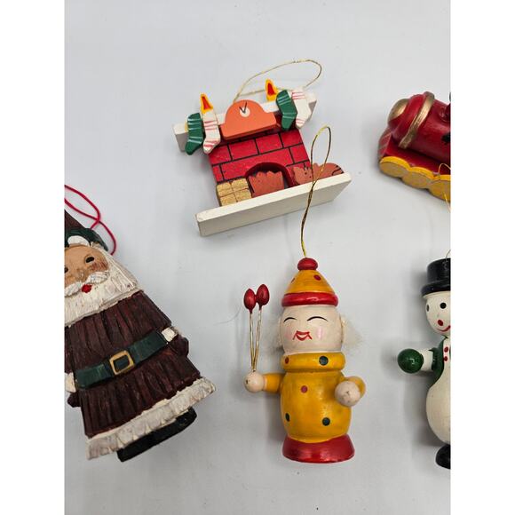Lot of 5 Vintage Hand Painted Wooden Christas Ornaments  Santa Train Snowman - Picture 3 of 5